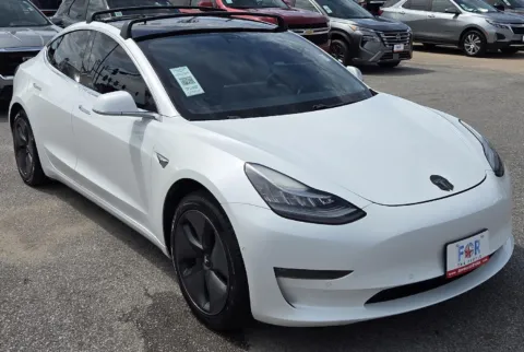 Photos of 2018 Tesla Model 3 Long Range Battery for sale in Des Moines, IA at Capital City Motor Company