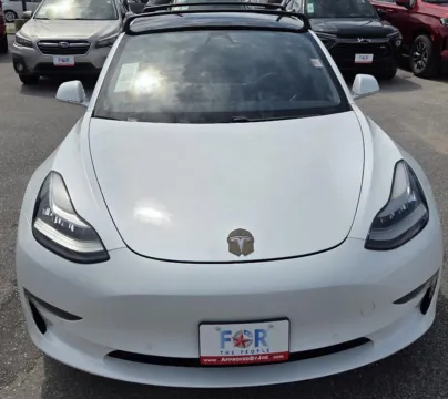 More photos of 2018 Tesla Model 3 Long Range Battery at Capital City Motor Company, IA