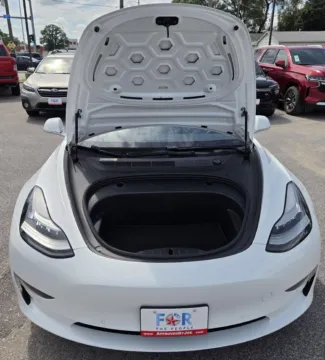 More photos of 2018 Tesla Model 3 Long Range Battery at Capital City Motor Company, IA