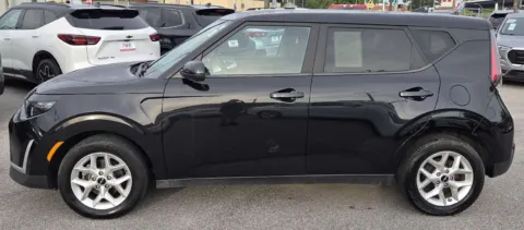 More photos of 2023 Kia Soul LX at Capital City Motor Company, IA