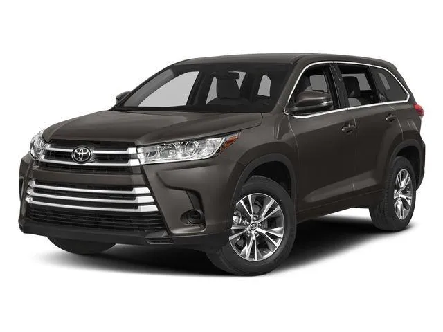 Gray 2018 Toyota Highlander LE for sale in Des Moines, IA