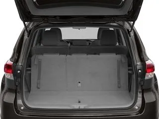 More photos of 2018 Toyota Highlander LE at Capital City Motor Company, IA