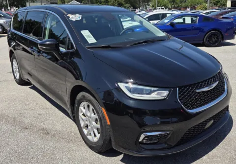 Photos of 2024 Chrysler Pacifica Touring L for sale in Des Moines, IA at Capital City Motor Company