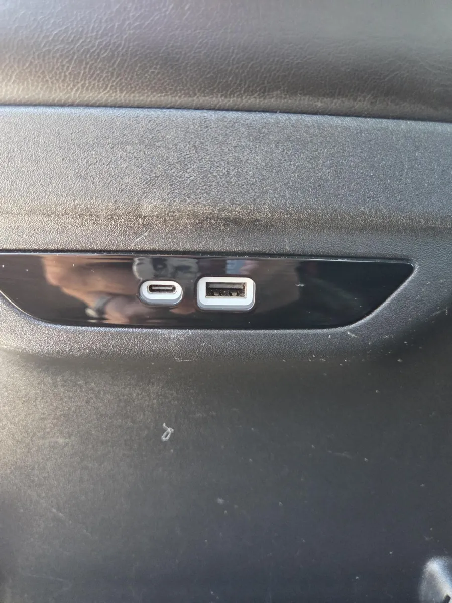 Chrysler Pacifica photo 22