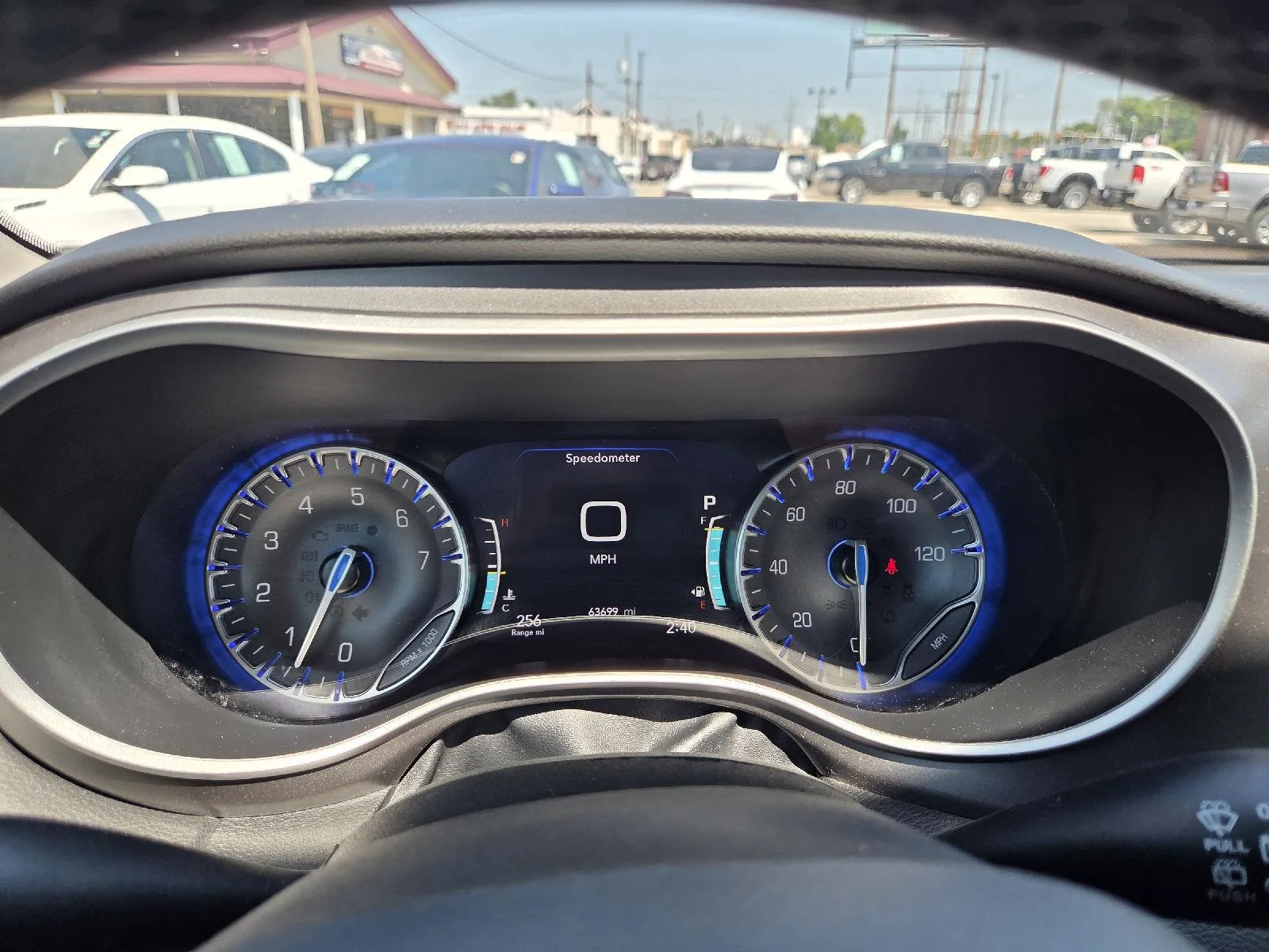 Chrysler Pacifica photo 26