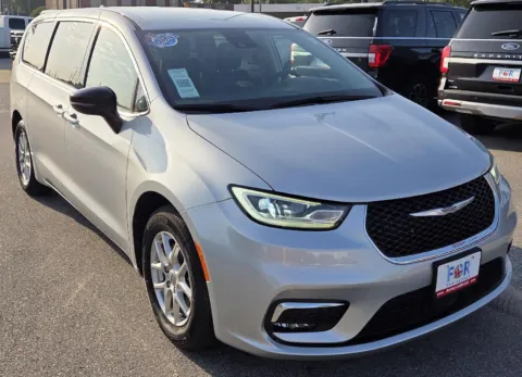 Photos of 2024 Chrysler Pacifica Touring L for sale in Des Moines, IA at Capital City Motor Company