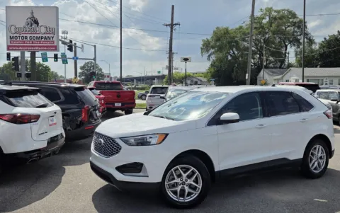 White 2024 Ford Edge SEL for sale in Des Moines, IA