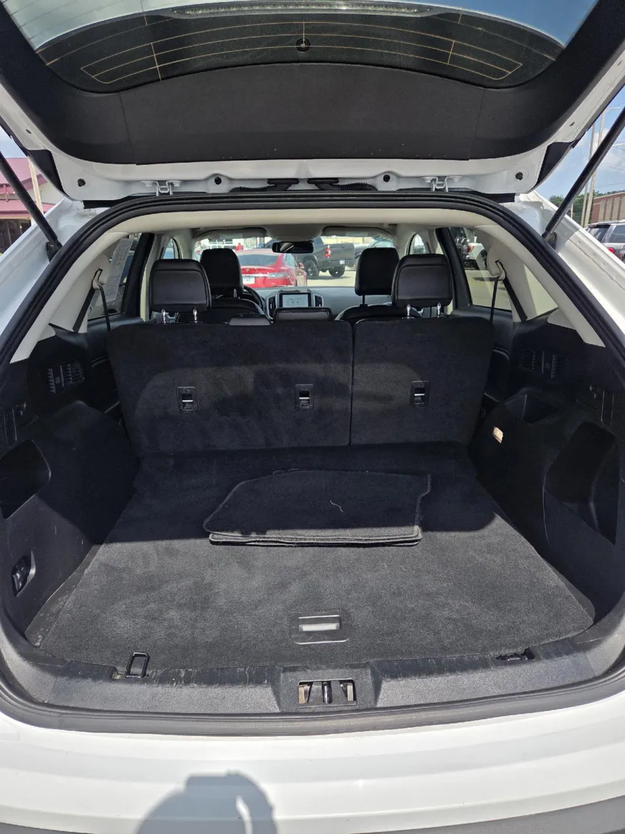 Ford Edge photo 11