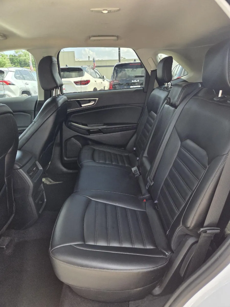 Ford Edge photo 16