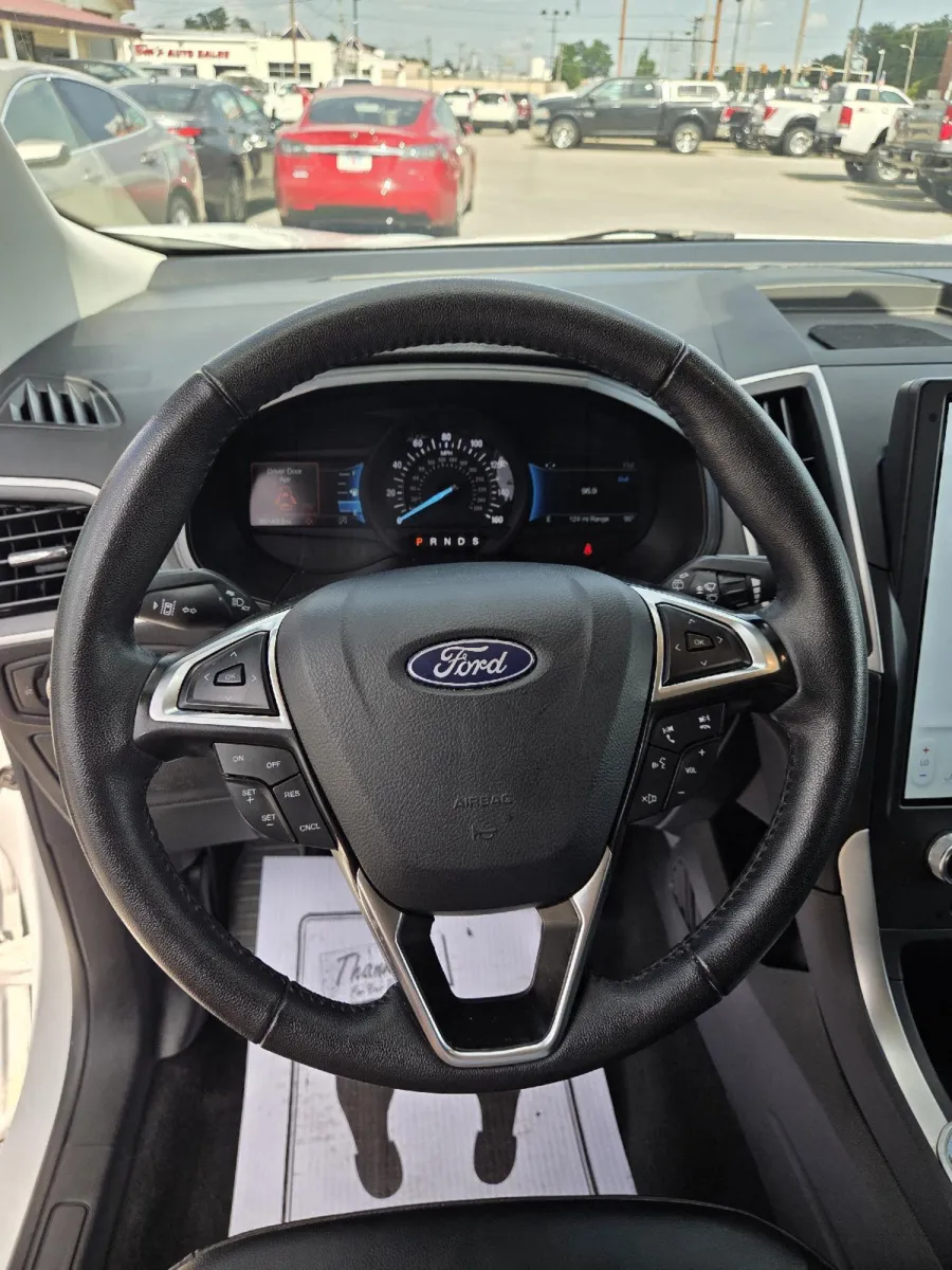 Ford Edge photo 18