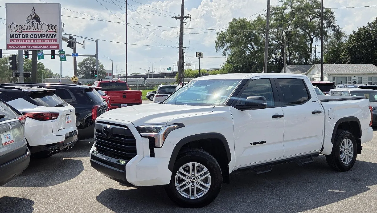 White 2024 Toyota Tundra SR5 for sale in Des Moines, IA
