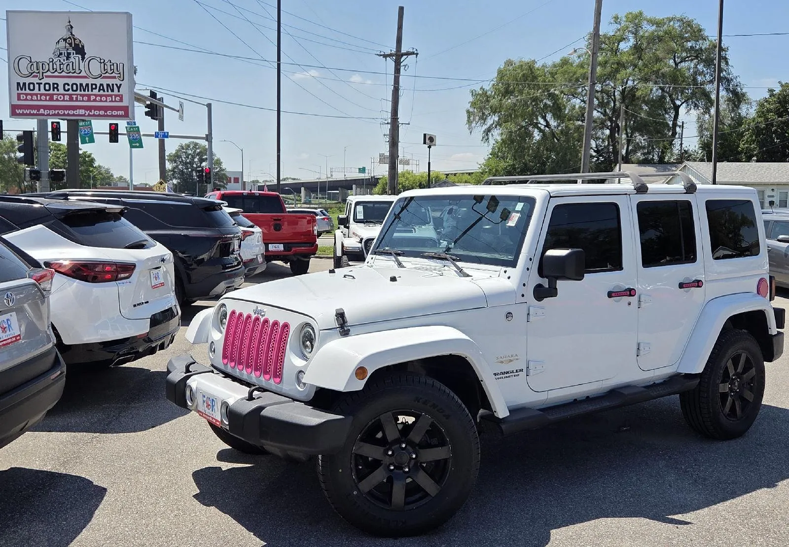 White 2015 Jeep Wrangler Unlimited Sahara for sale in Des Moines, IA