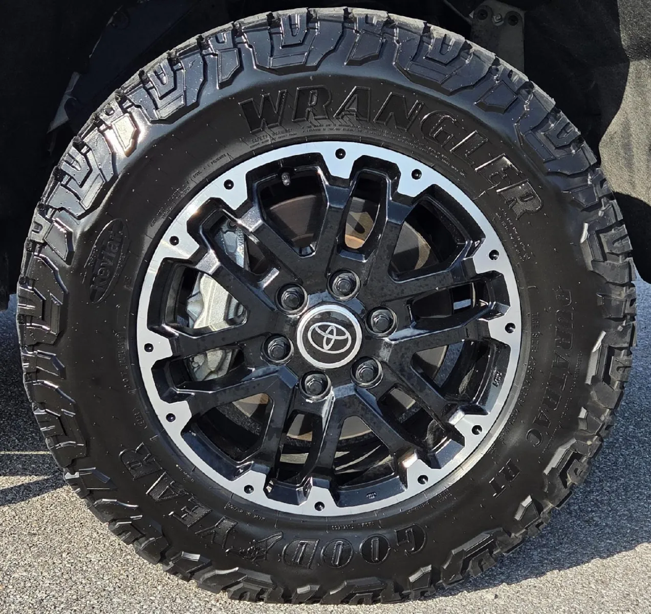 Toyota Tundra photo 11