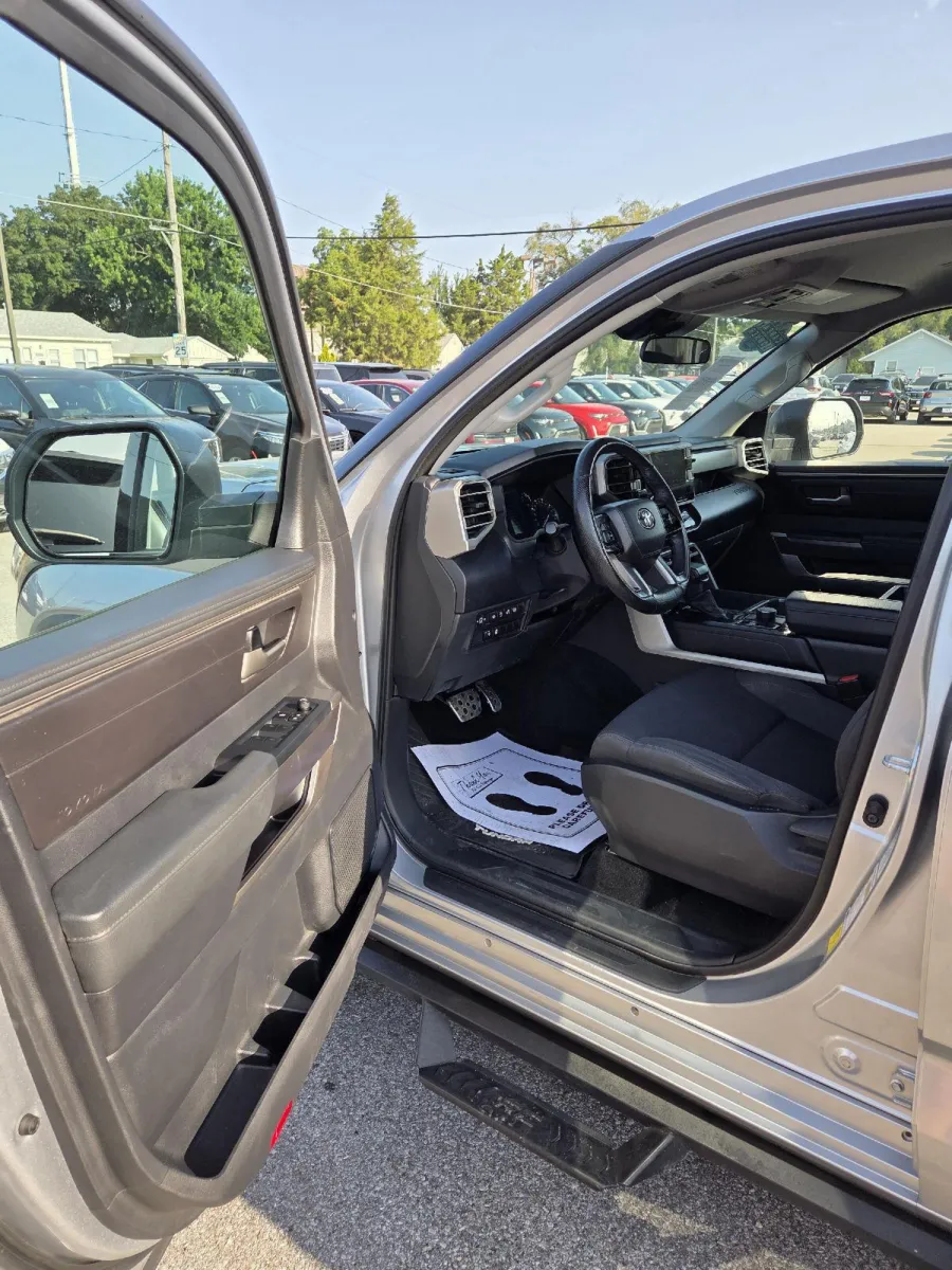 Toyota Tundra photo 12