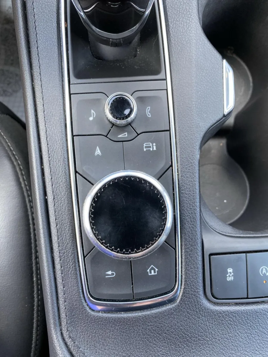 Cadillac XT4 photo 24