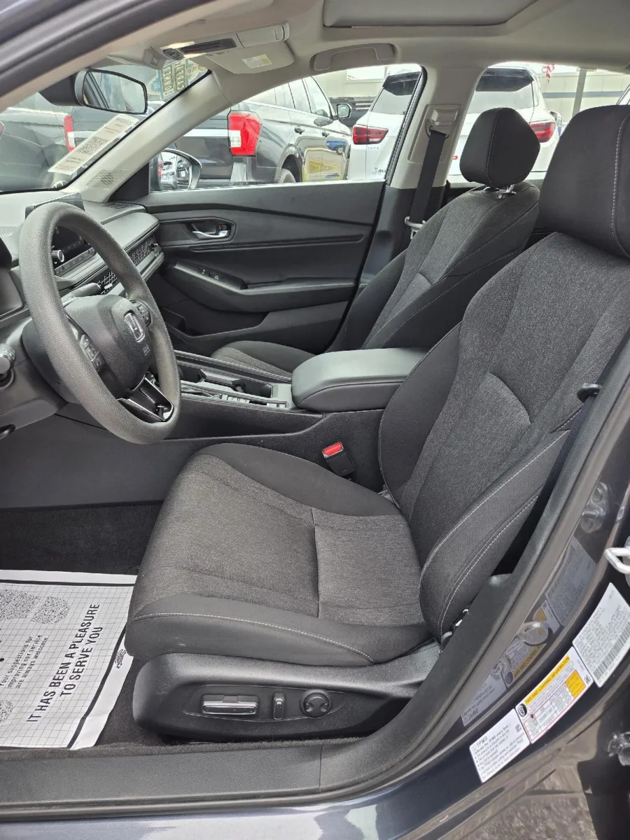 Honda Accord photo 13