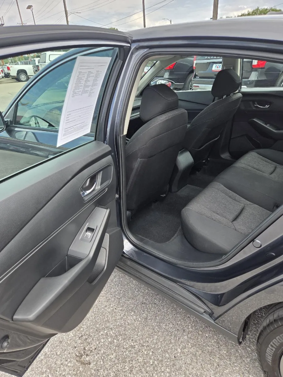Honda Accord photo 14