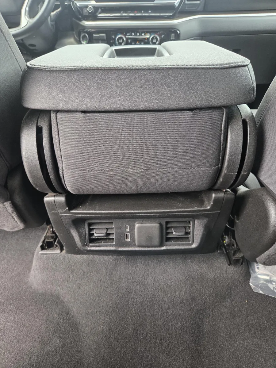 Chevrolet Silverado photo 15