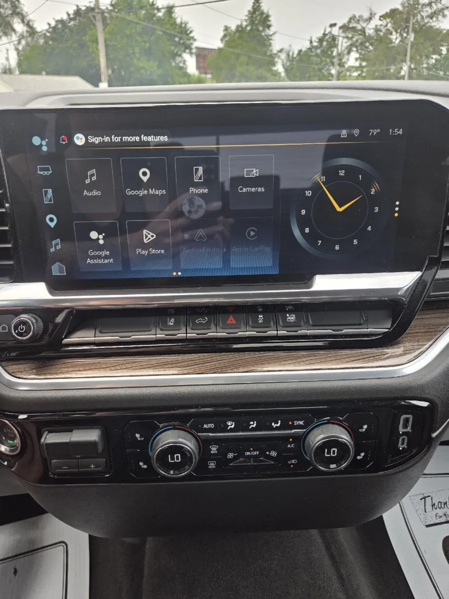 Chevrolet Silverado photo 19