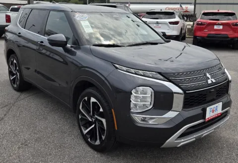 Another view of 2024 Mitsubishi Outlander SE for sale in Des Moines, IA at Capital City Motor Company