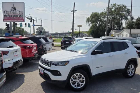 White 2024 JEEP COMPASS LATITUD for sale in Des Moines, IA