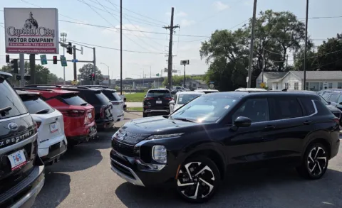 Gray 2024 MITSUBISHI OUTLANDER SE/BL for sale in Des Moines, IA