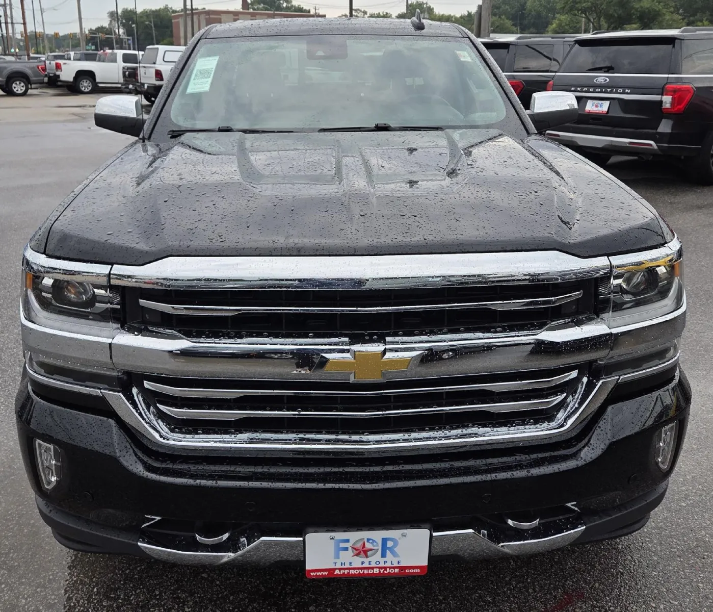 Chevrolet Silverado photo 3