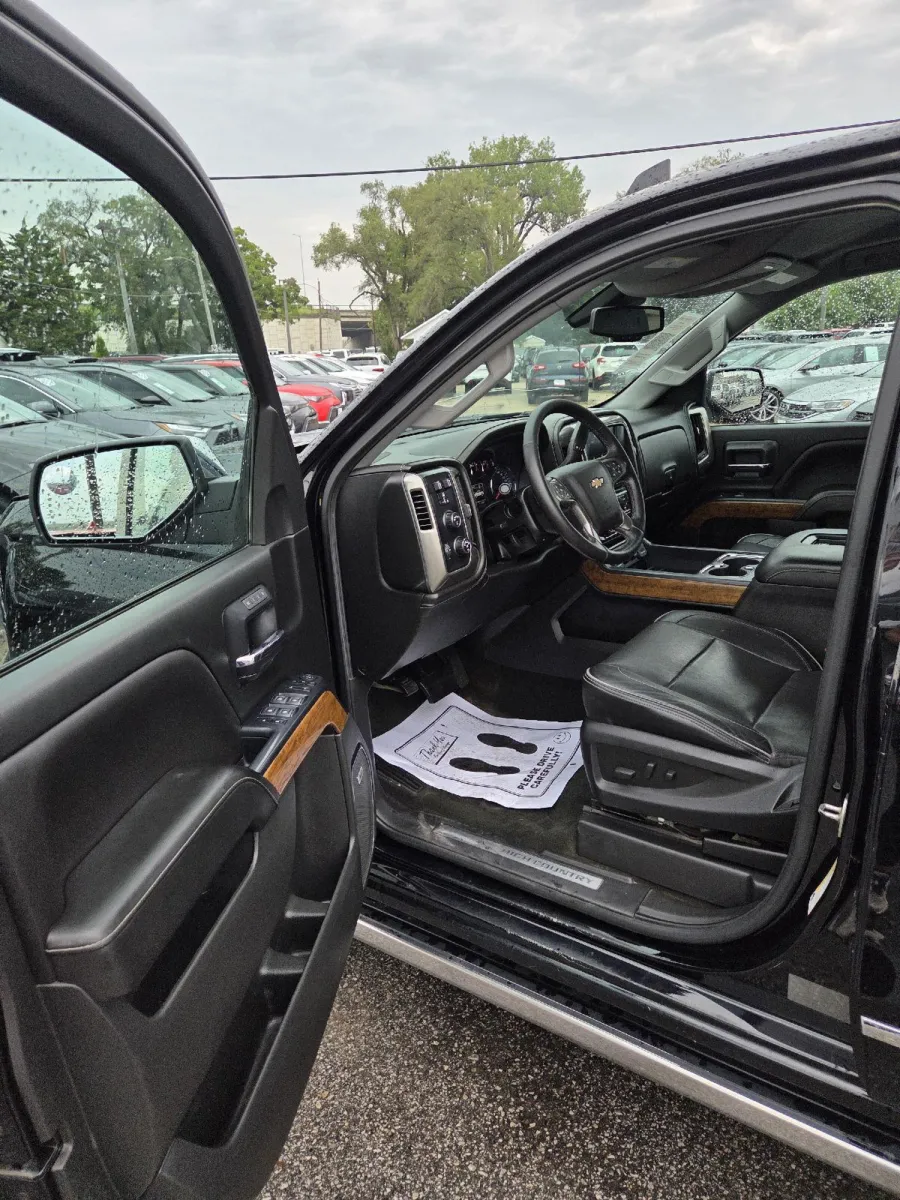Chevrolet Silverado photo 11