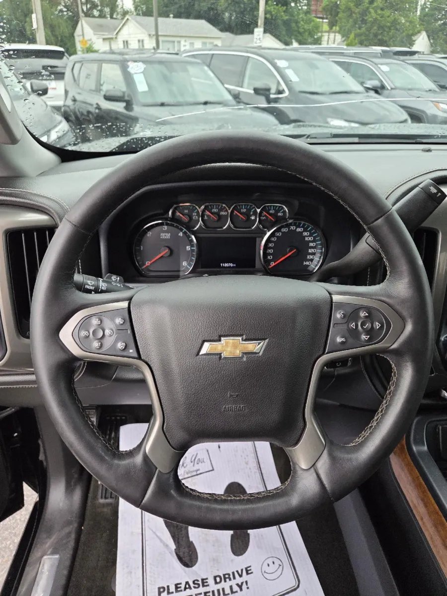 Chevrolet Silverado photo 16