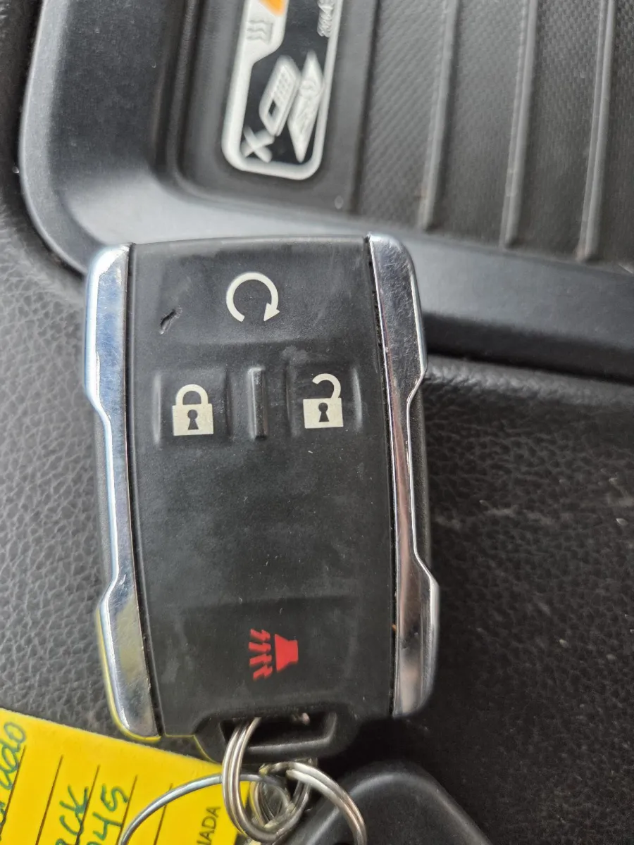 Chevrolet Silverado photo 24
