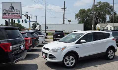 White 2016 Ford Escape SE for sale in Des Moines, IA