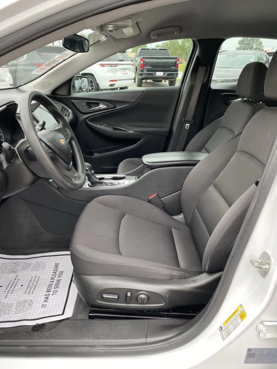 Chevrolet Malibu photo 14