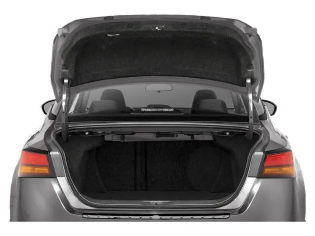 Nissan Altima photo 6