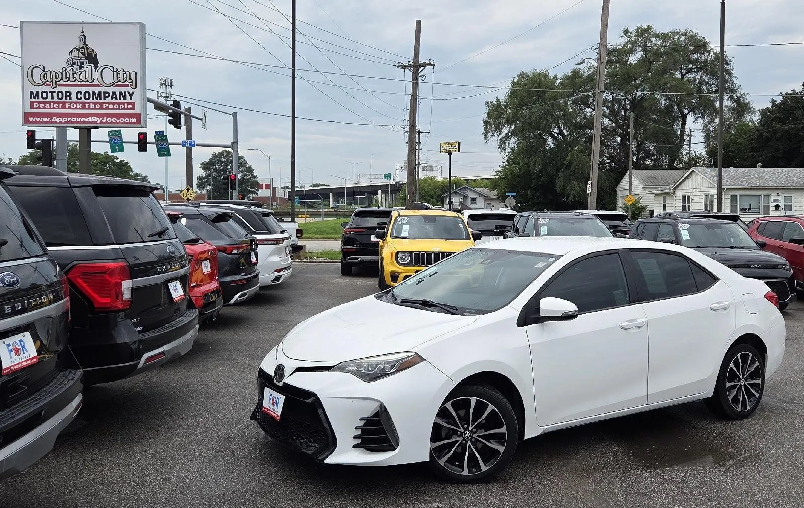 White 2017 Toyota Corolla SE for sale in Des Moines, IA