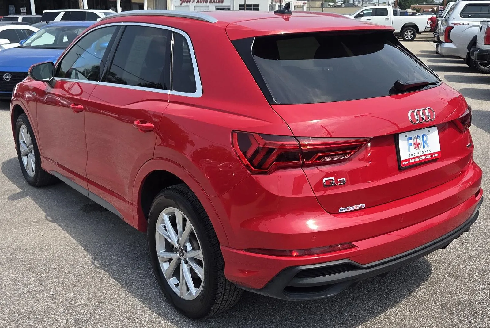 Audi Q3 photo 8