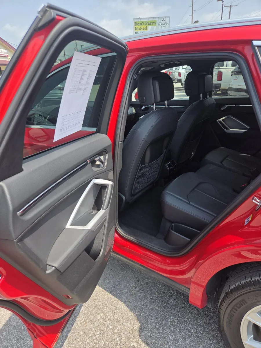 Audi Q3 photo 15