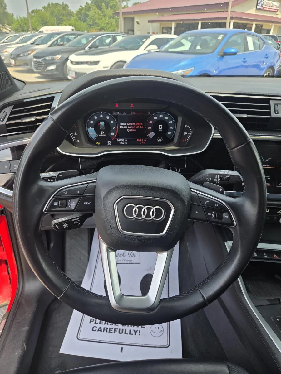 Audi Q3 photo 18