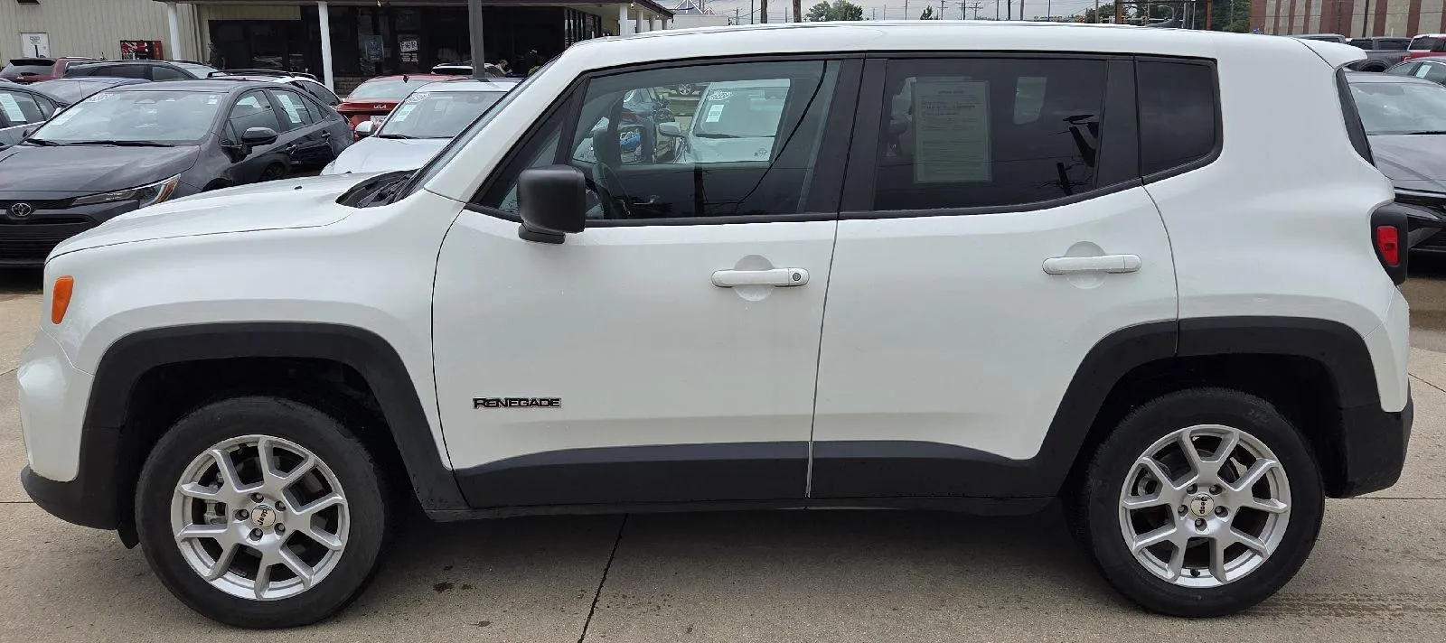 Jeep Renegade photo 4
