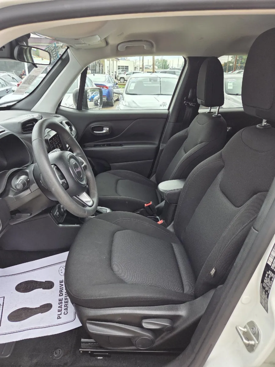 Jeep Renegade photo 13