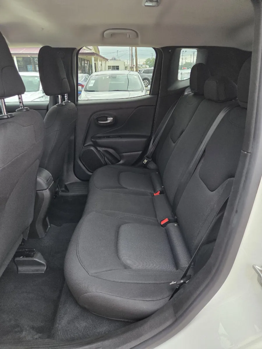 Jeep Renegade photo 15
