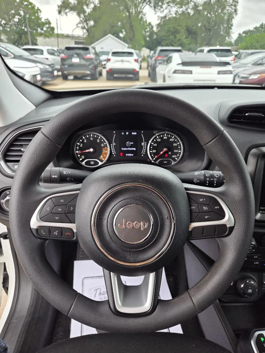 Jeep Renegade photo 17