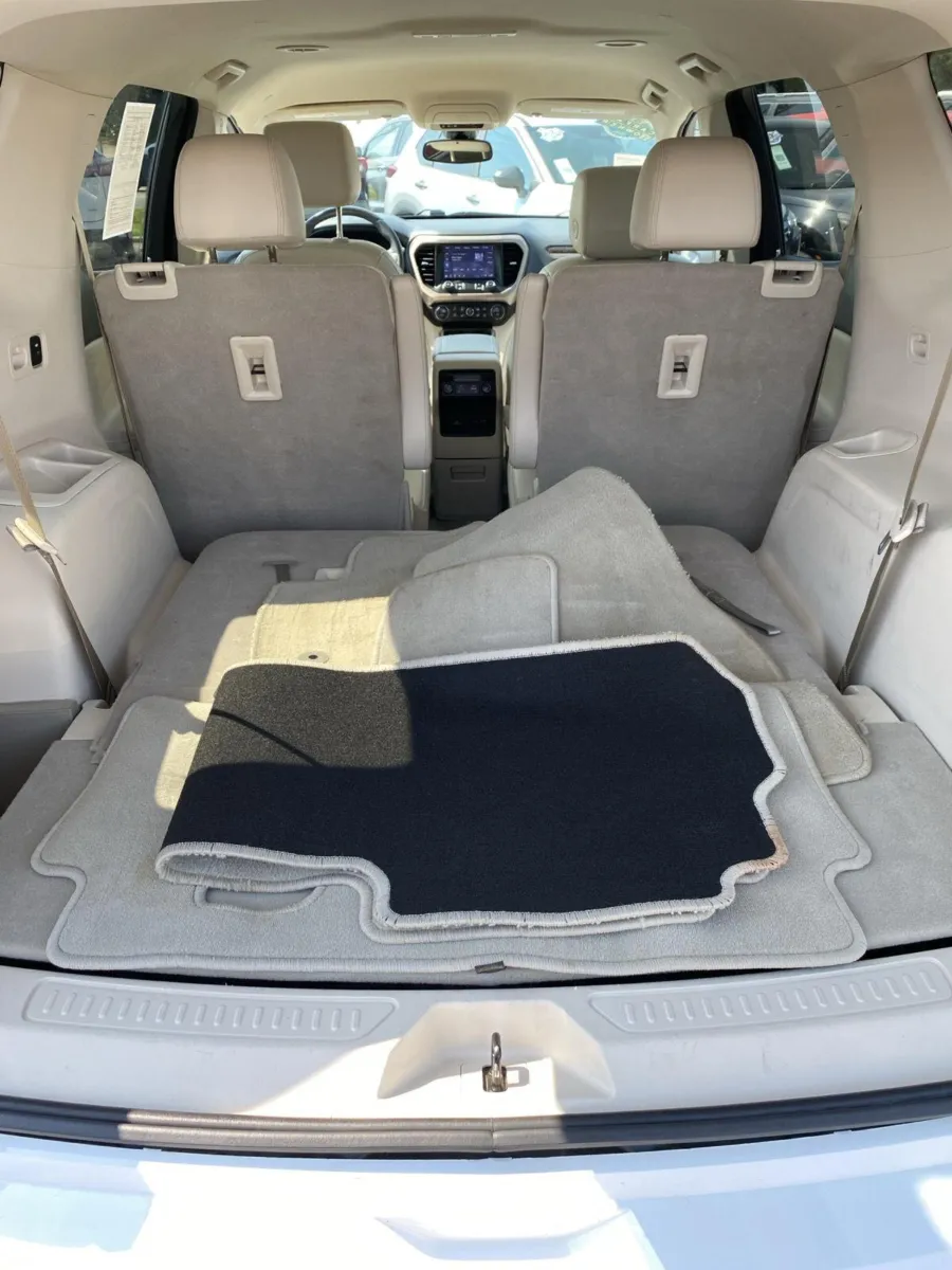 GMC Acadia photo 11