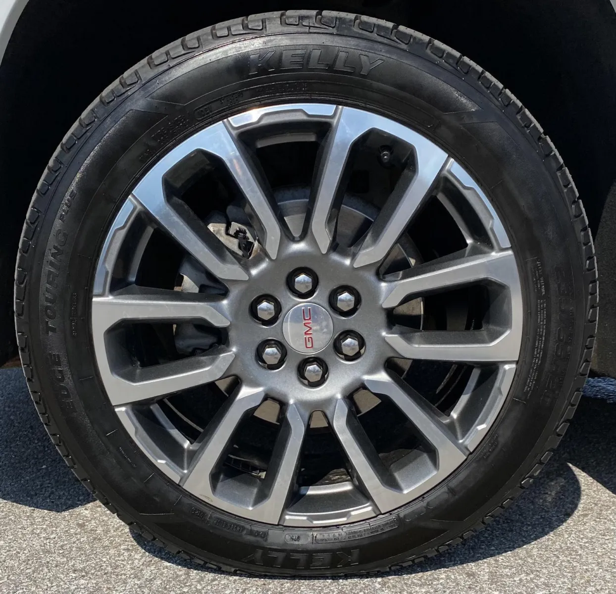 GMC Acadia photo 12
