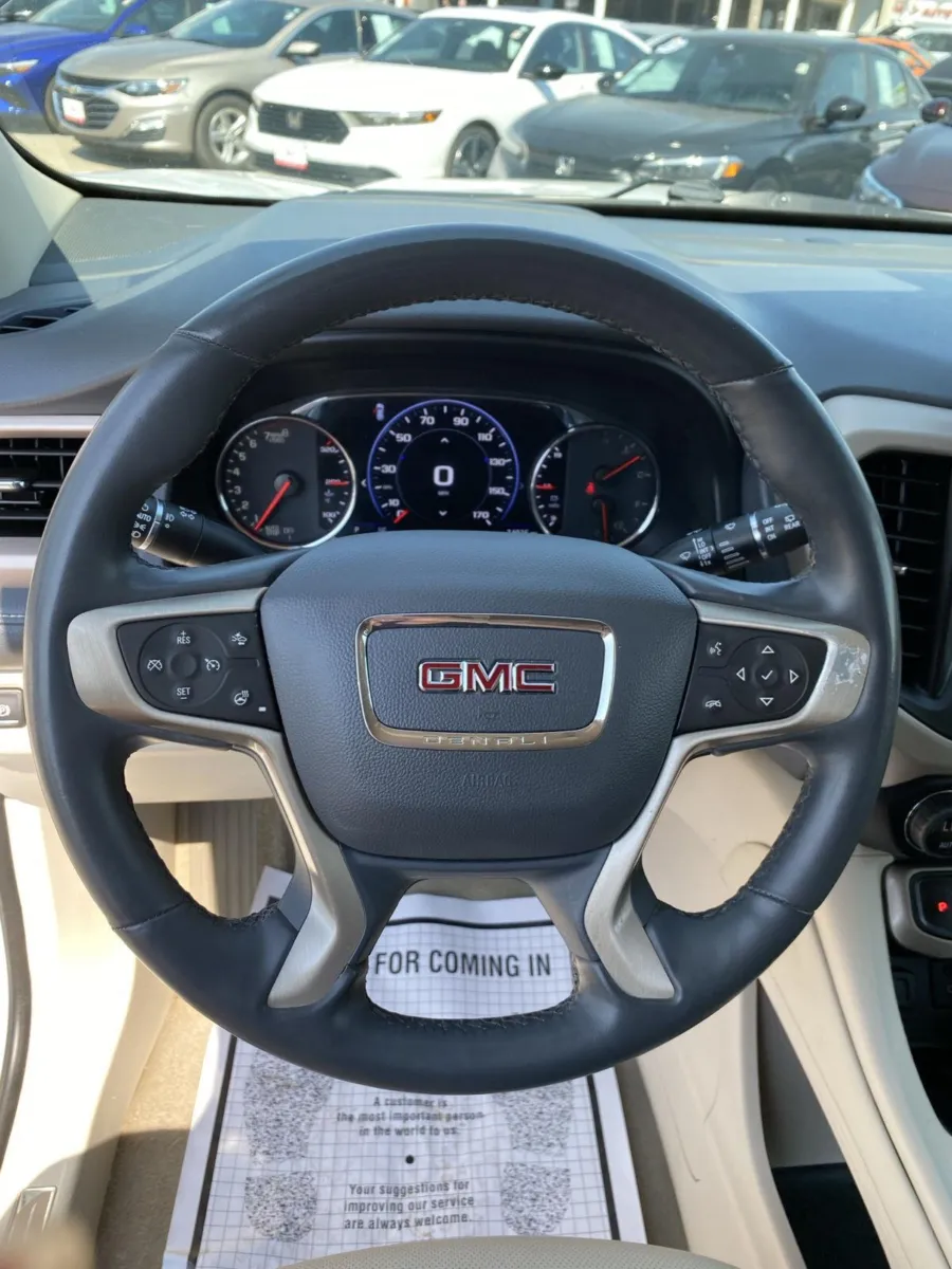 GMC Acadia photo 20