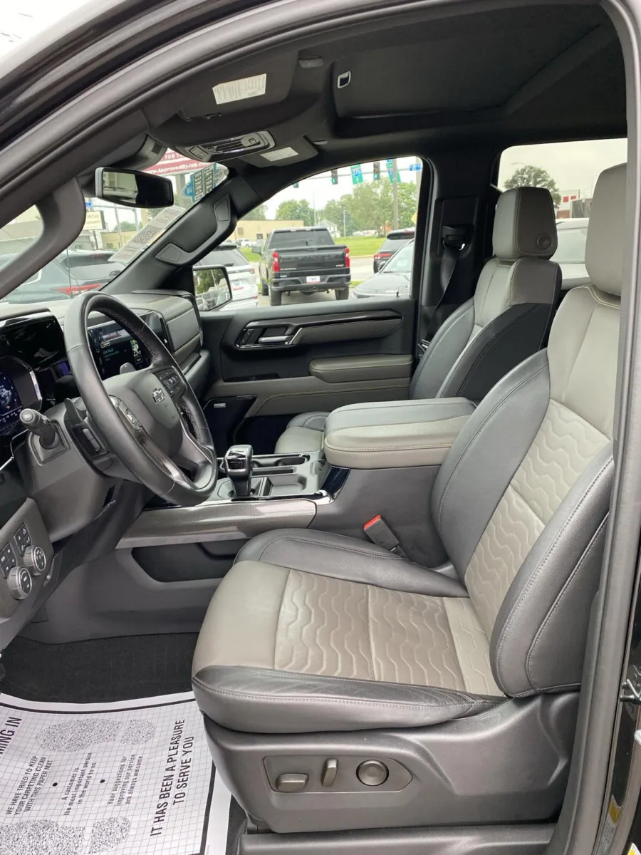 Chevrolet Silverado photo 13