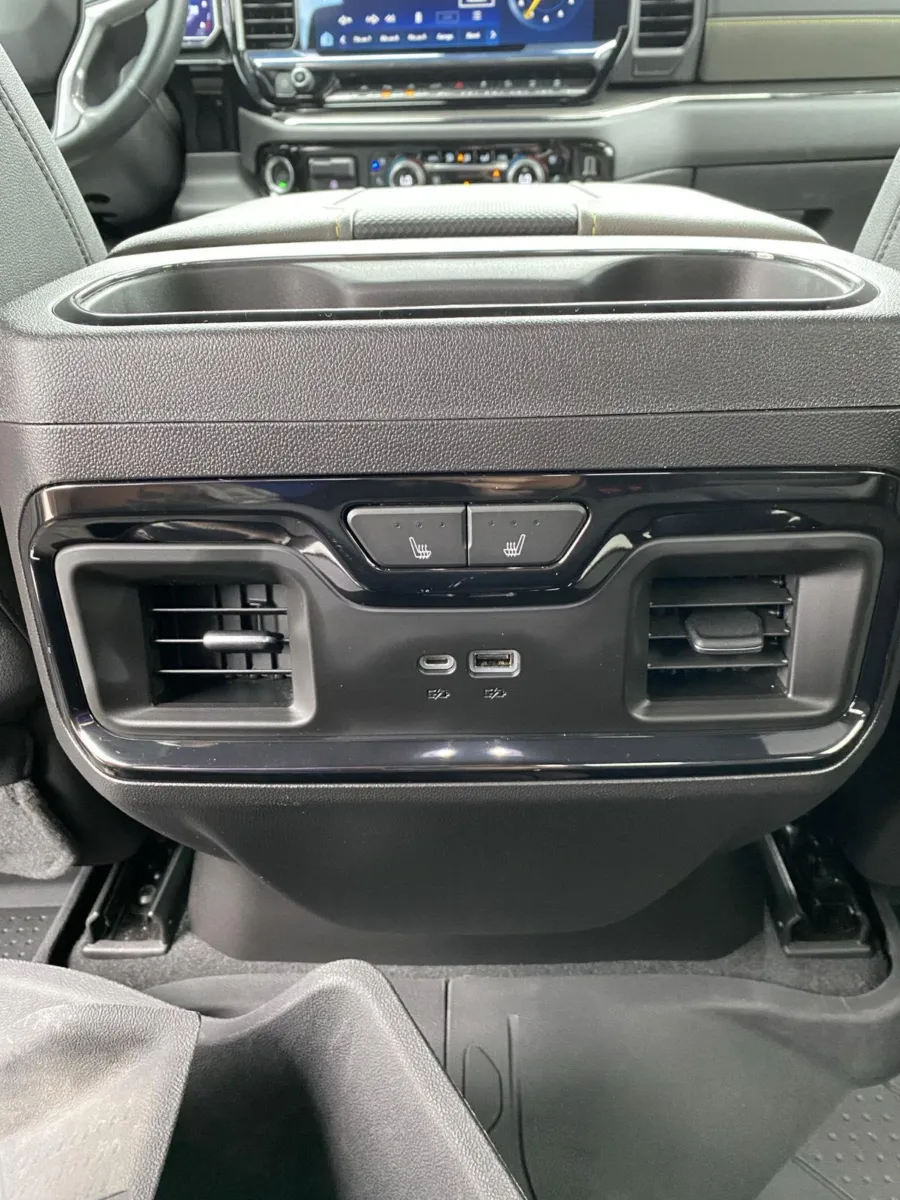 Chevrolet Silverado photo 14