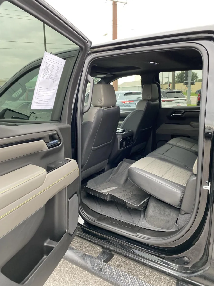 Chevrolet Silverado photo 17