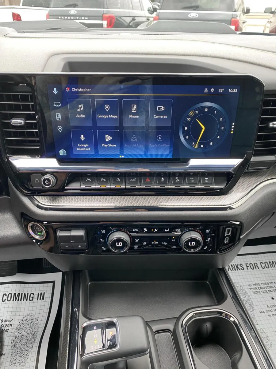 Chevrolet Silverado photo 22
