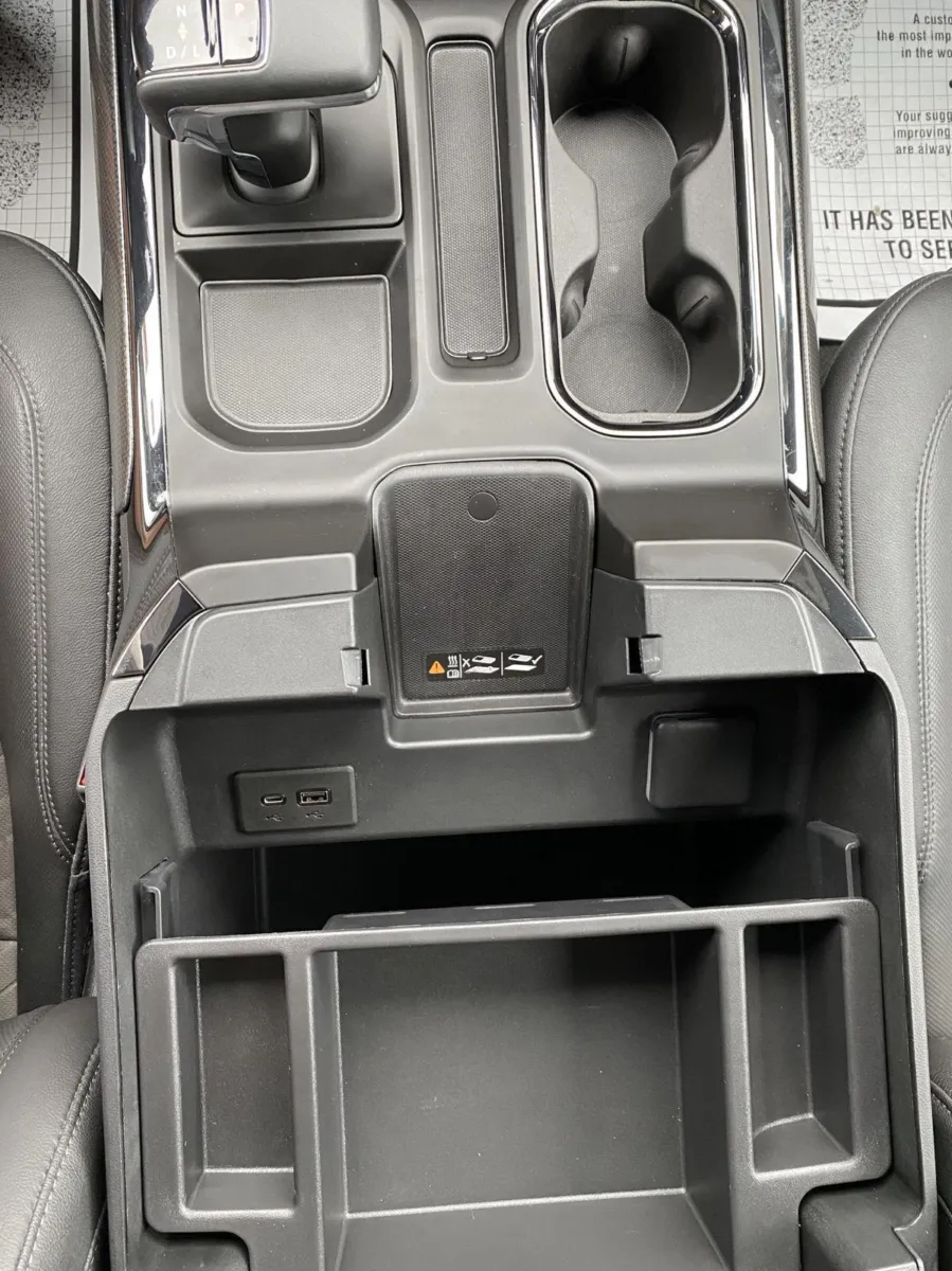 Chevrolet Silverado photo 24