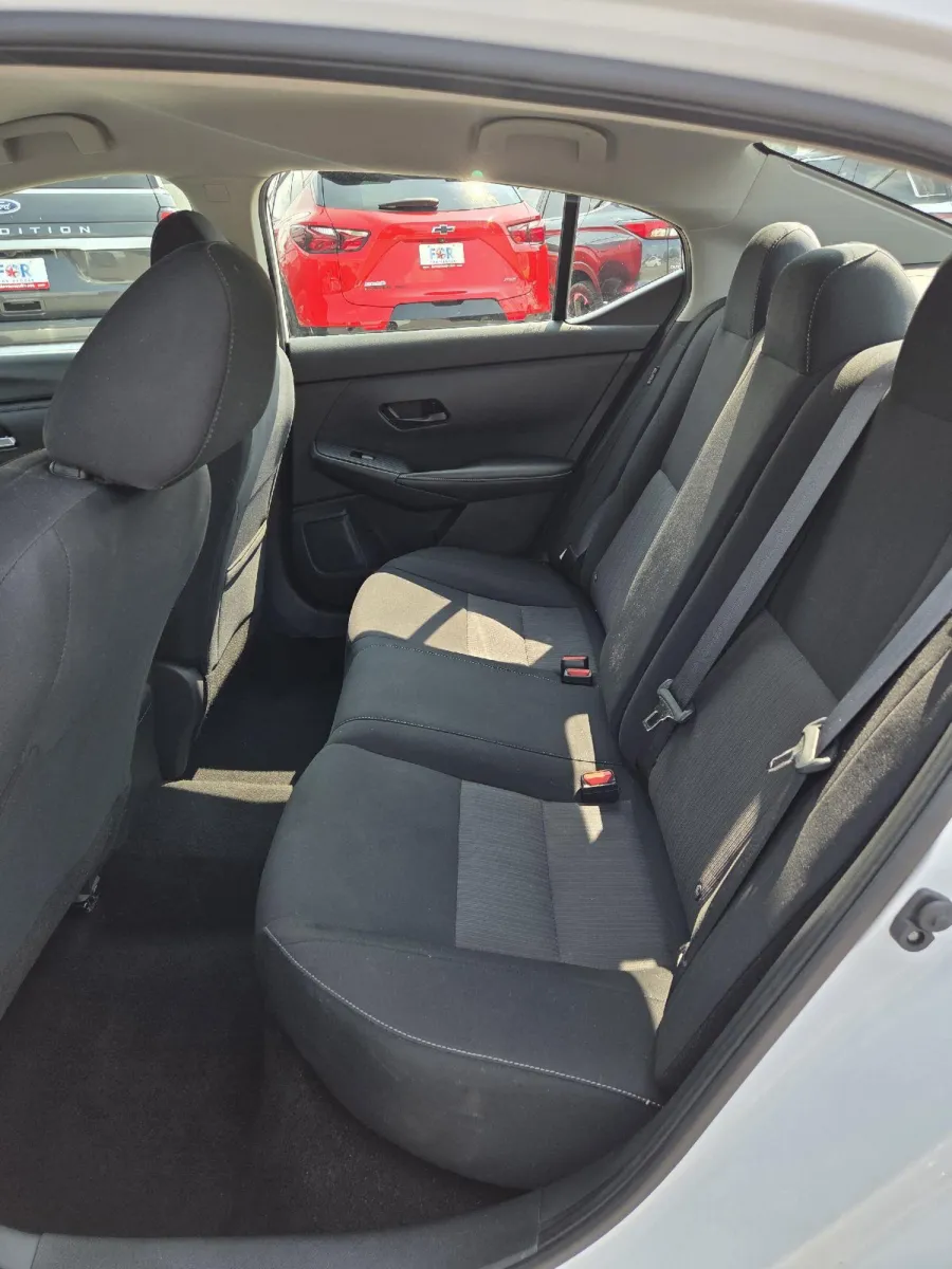 Nissan Sentra photo 15